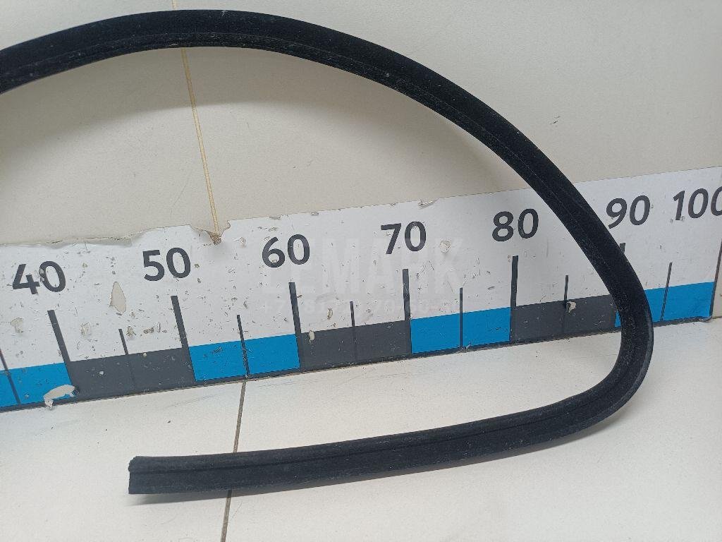 Уплотнитель стекла двери для  Audi A2 [8Z0] 2000-2005