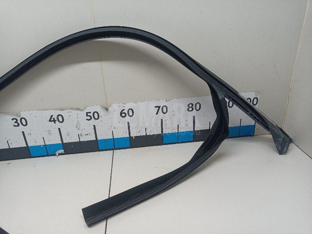 Уплотнитель стекла двери