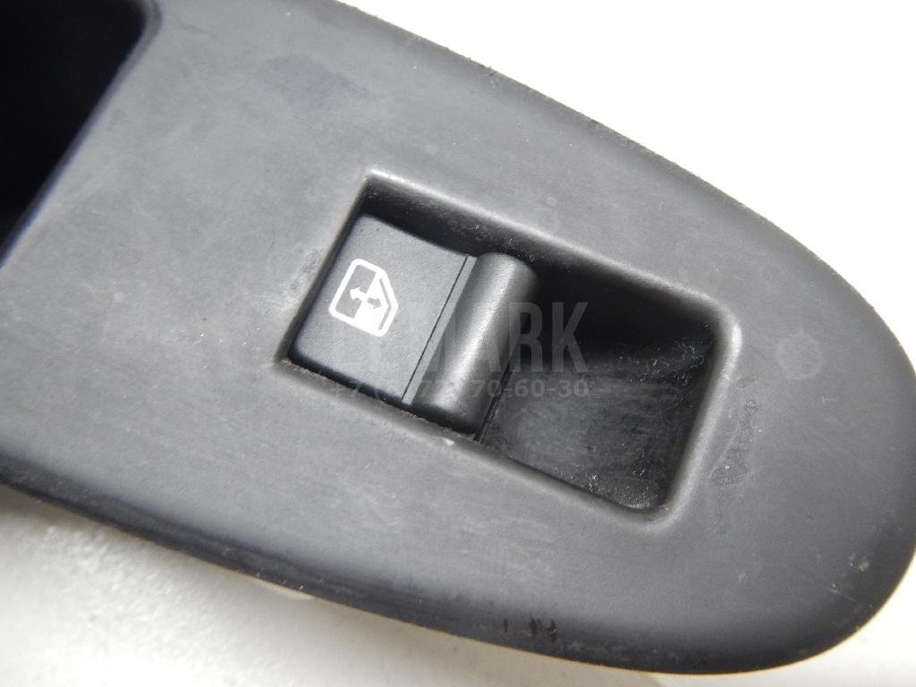 Кнопка стеклоподъемника