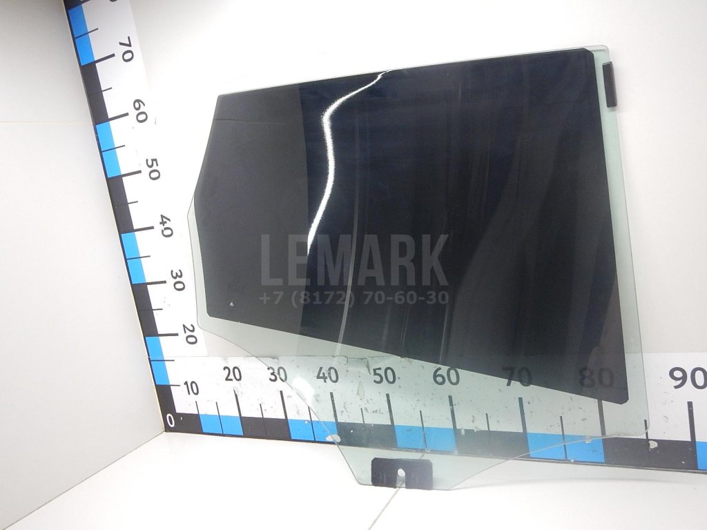 Стекло двери задней левой