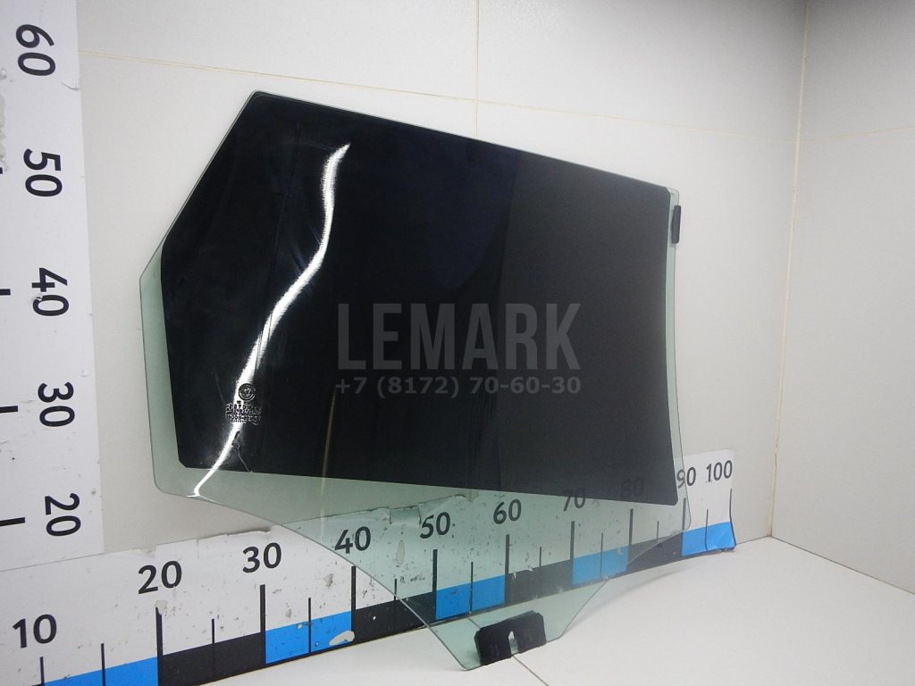 Стекло двери задней левой