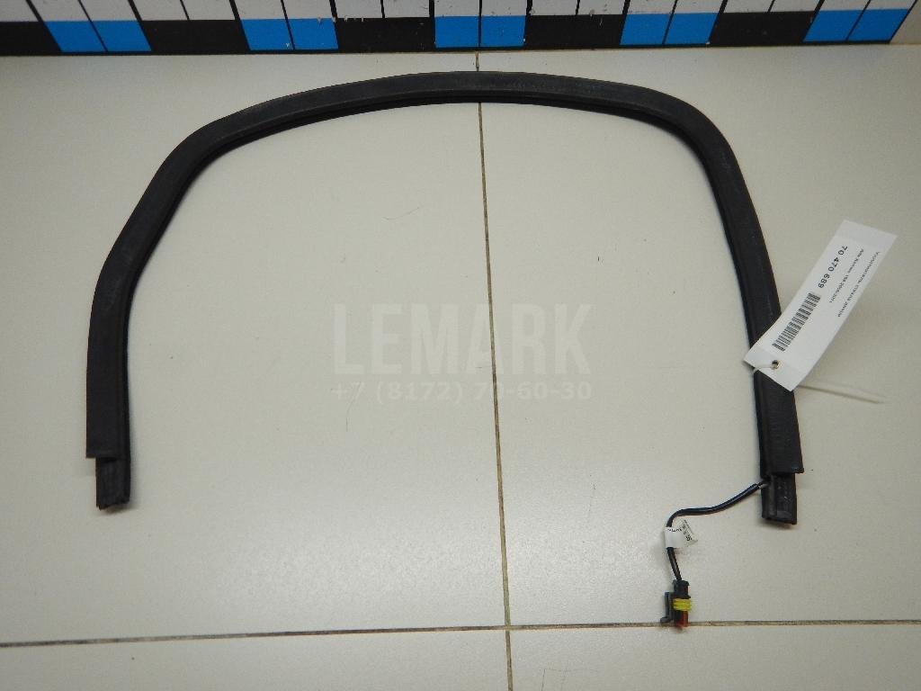 Уплотнитель стекла двери для  Audi A1 (8X) 2010-2018