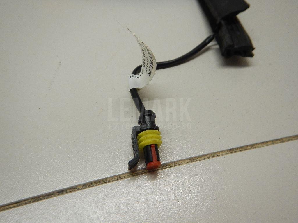 Уплотнитель стекла двери для  Audi A1 (8X) 2010-2018