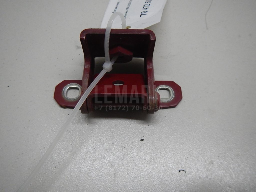 Петля двери багажника