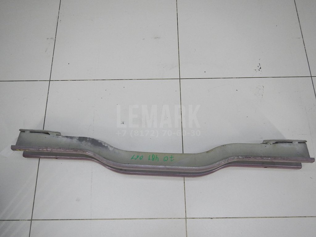 Усилитель переднего бампера