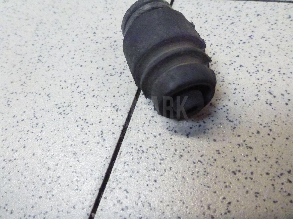 Отбойник крышки багажника