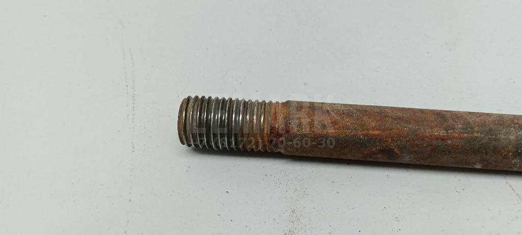 Крюк буксировочный