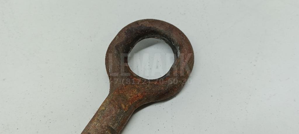 Крюк буксировочный