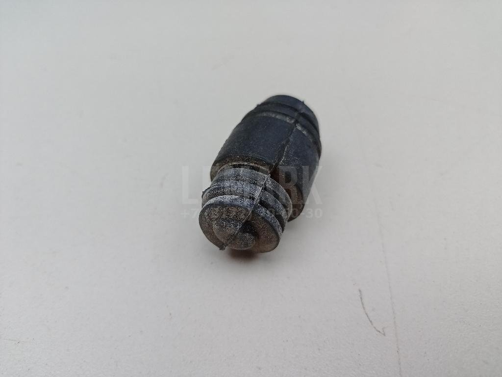 Отбойник крышки багажника