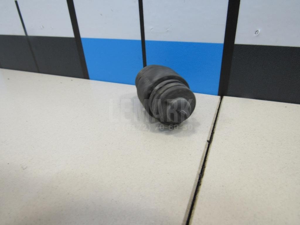 Отбойник крышки багажника