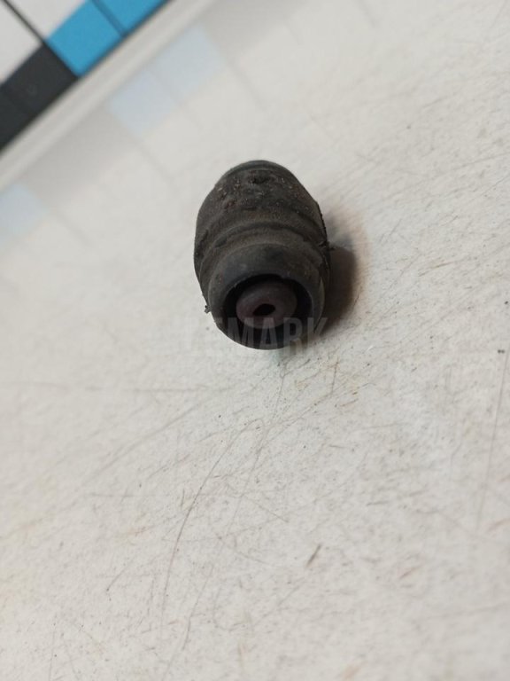 Отбойник крышки багажника