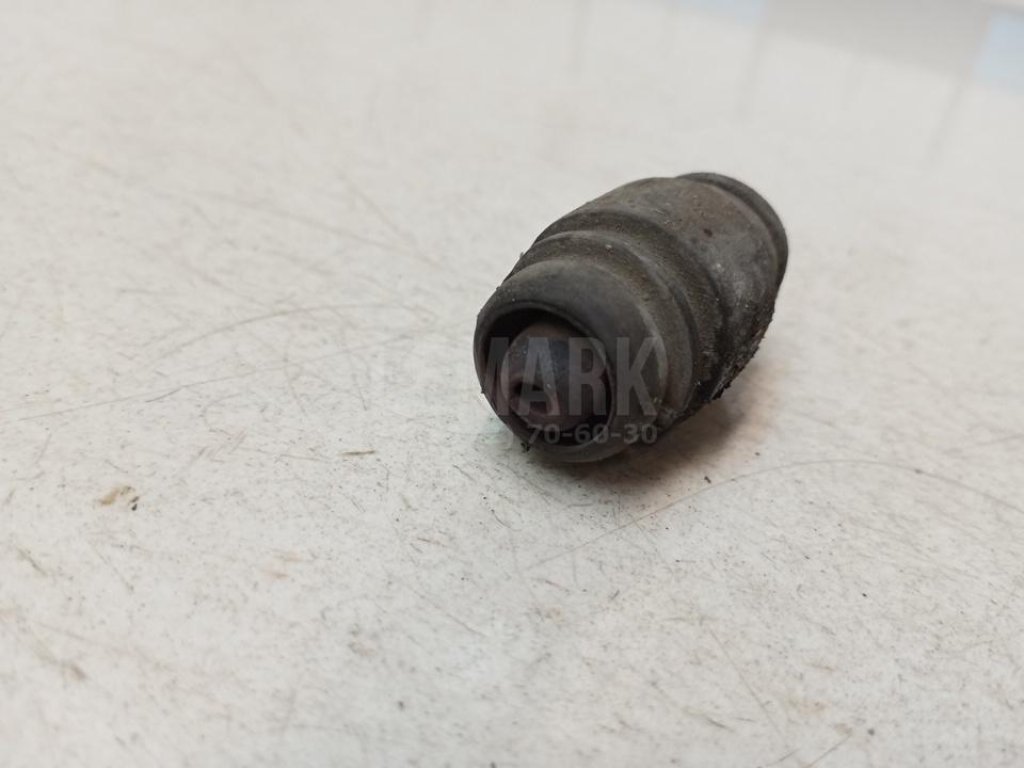 Отбойник крышки багажника