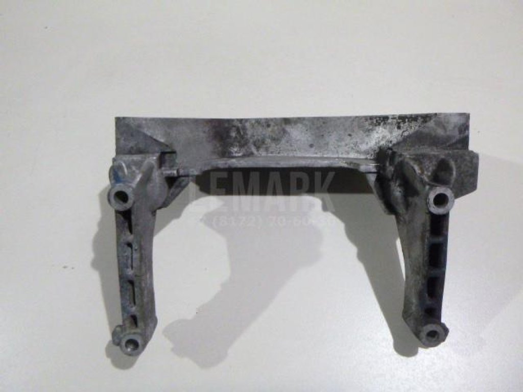 Кронштейн двигателя