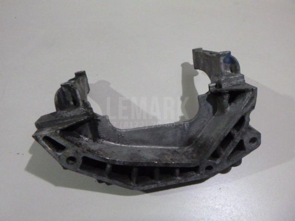 Кронштейн двигателя