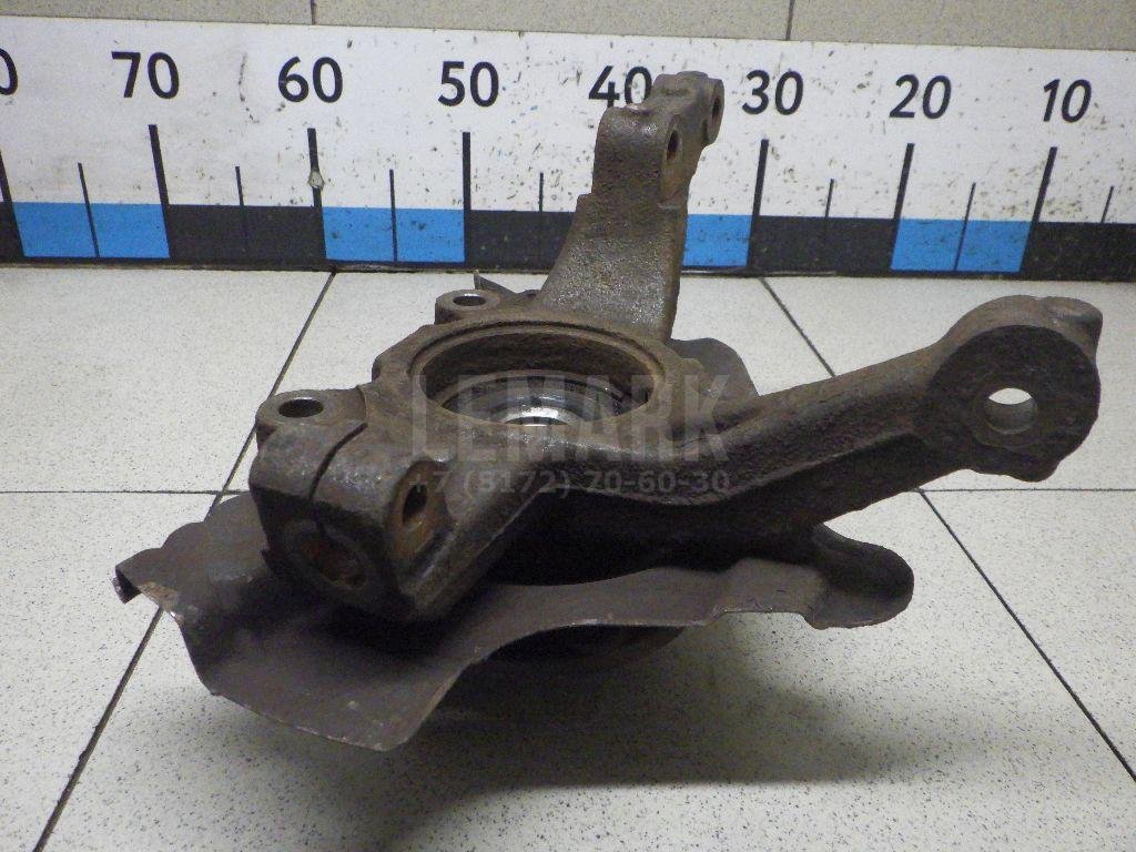 Кулак поворотный передний правый