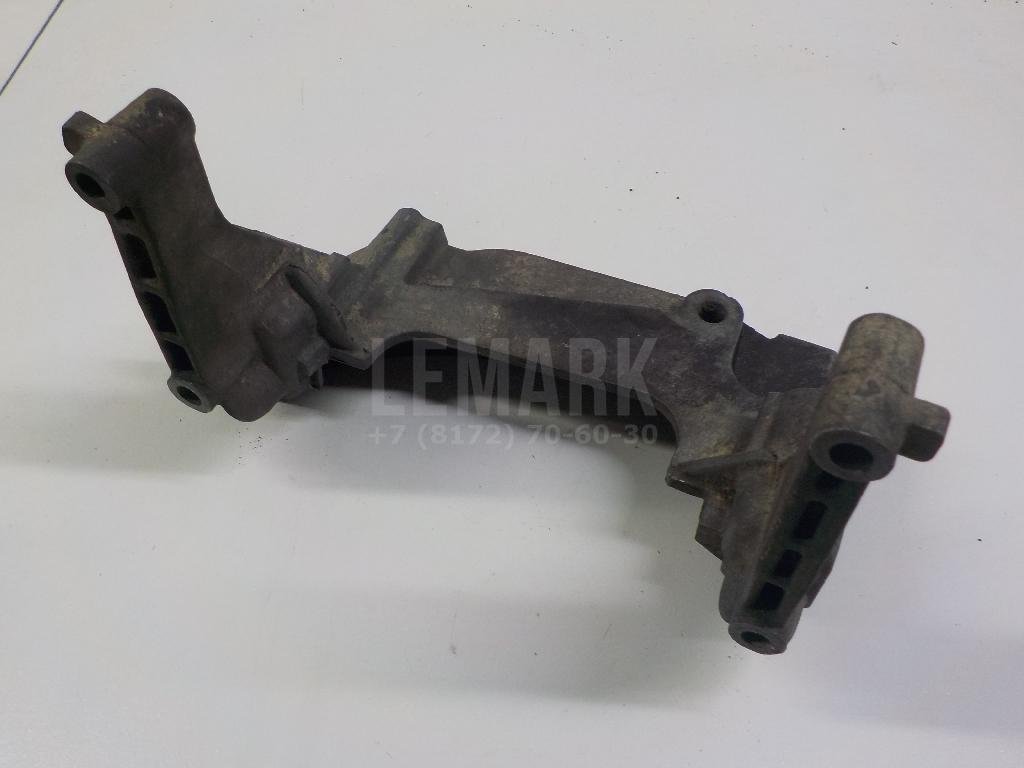 Кронштейн двигателя