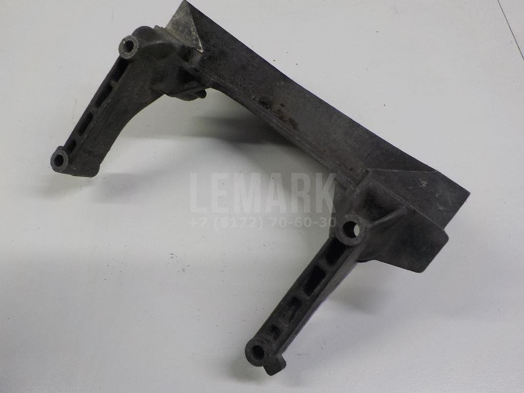 Кронштейн двигателя