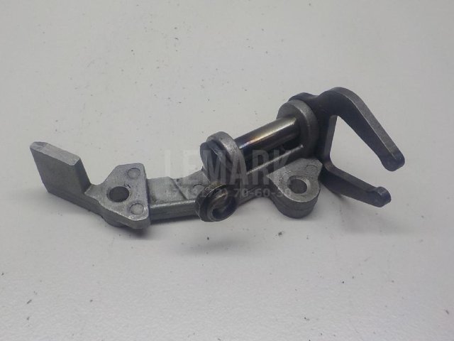 Вилка включения передачи