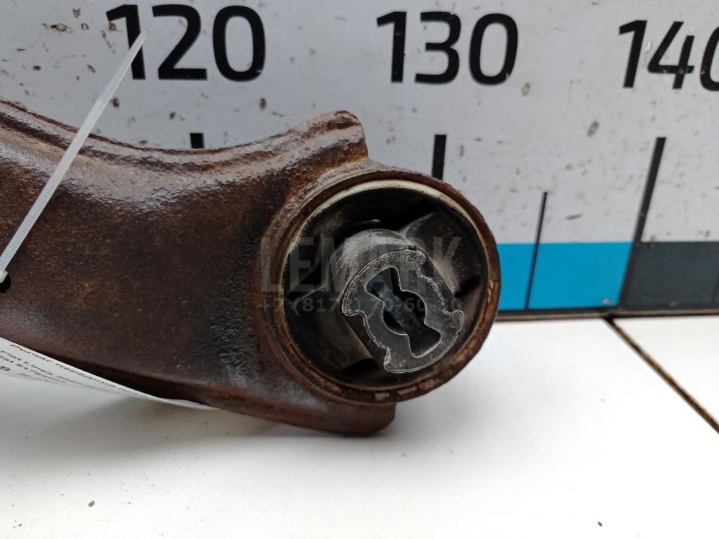 Рычаг передний правый