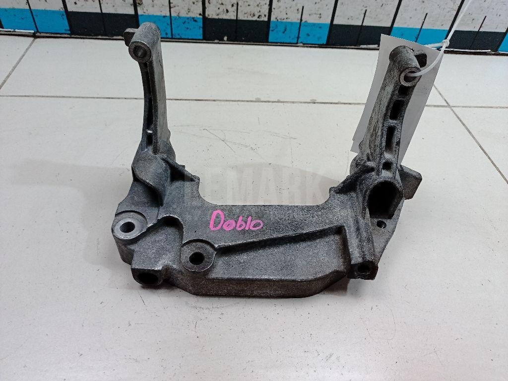 Кронштейн двигателя для  Audi A3 [8PA] Sportback 2004-2013