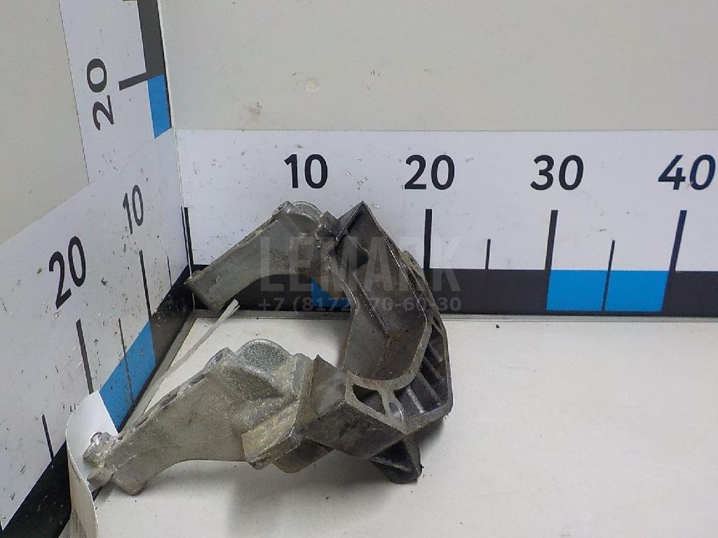 Кронштейн двигателя для  Audi A3 [8P1] 2003-2013