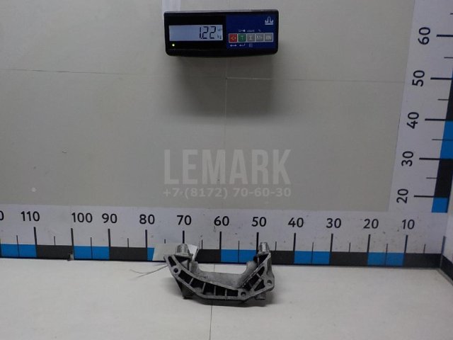 Кронштейн двигателя