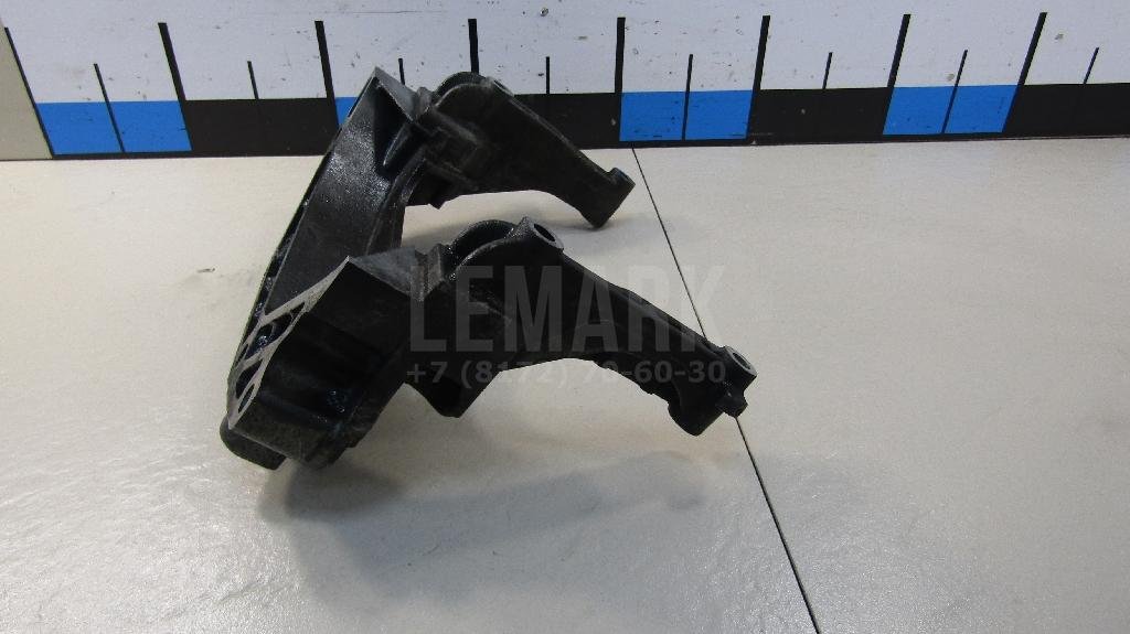 Кронштейн двигателя для  Alfa Romeo 159 2005-2011