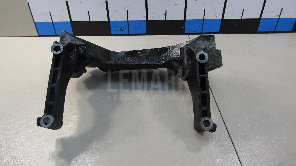 Кронштейн двигателя для  Alfa Romeo 159 2005-2011