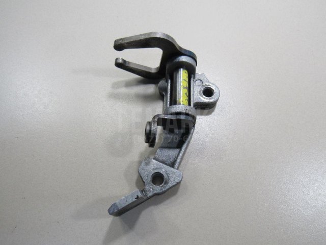 Вилка включения передачи