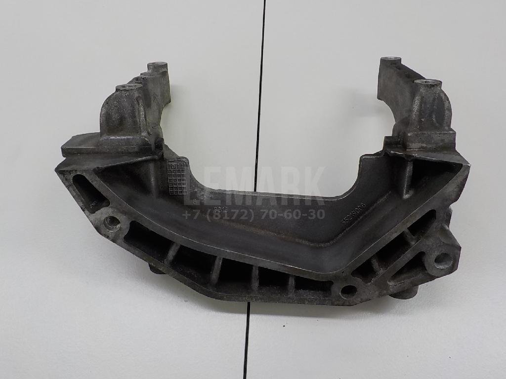 Кронштейн двигателя