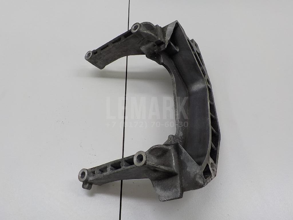 Кронштейн двигателя