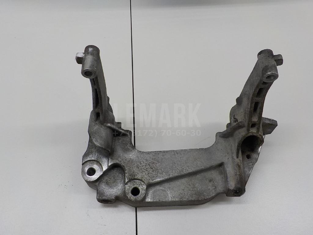 Кронштейн двигателя