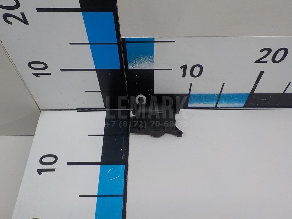 Моторчик заслонки отопителя