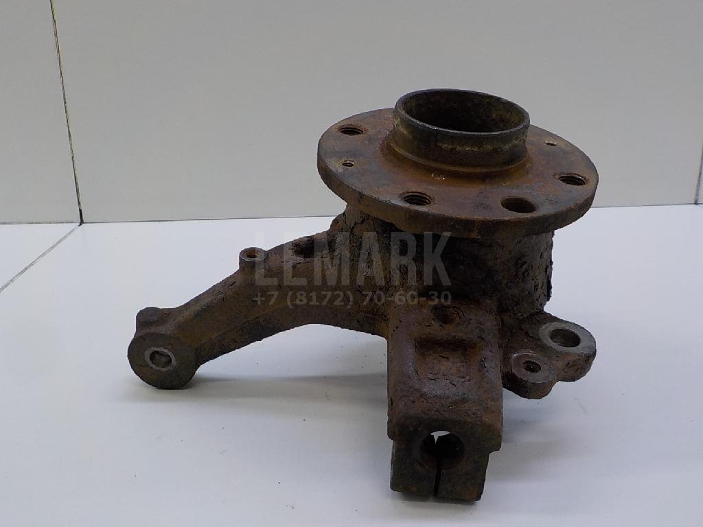 Кулак поворотный передний правый