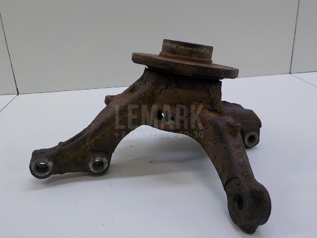 Кулак поворотный передний правый