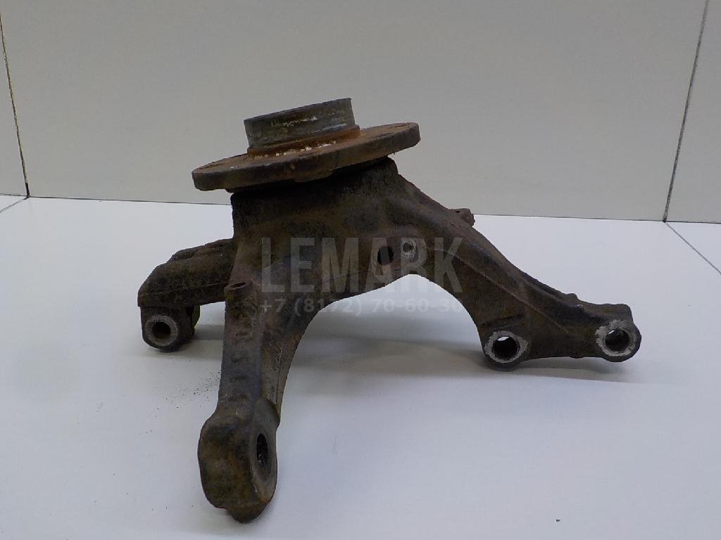 Кулак поворотный передний левый