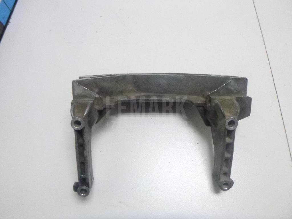 Кронштейн двигателя