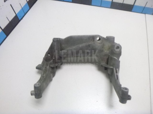 Кронштейн двигателя