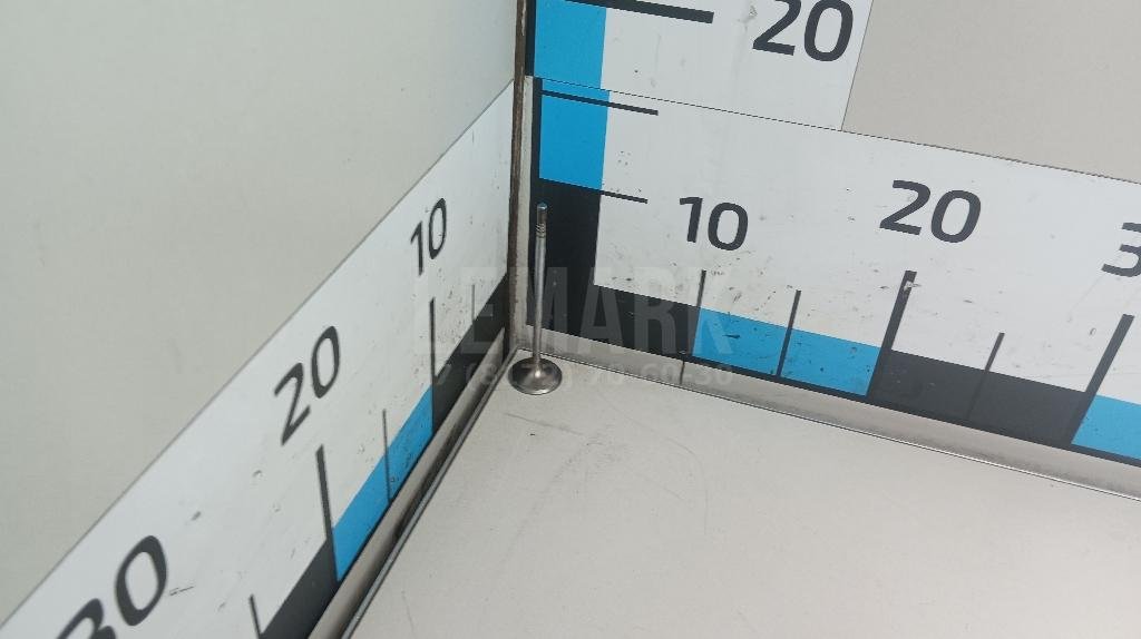 Клапан впускной