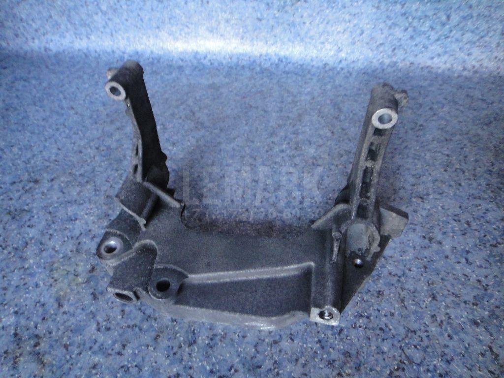 Кронштейн двигателя