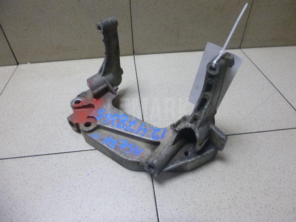 Кронштейн двигателя