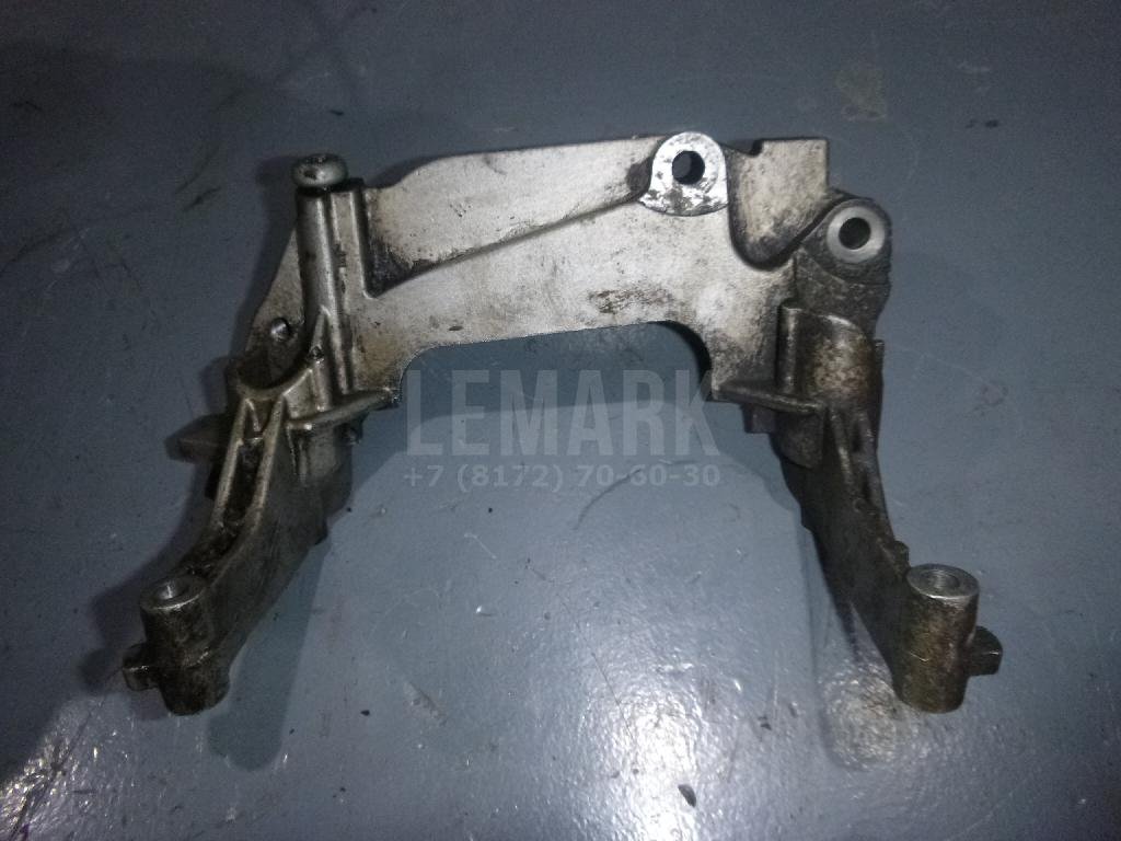 Кронштейн двигателя