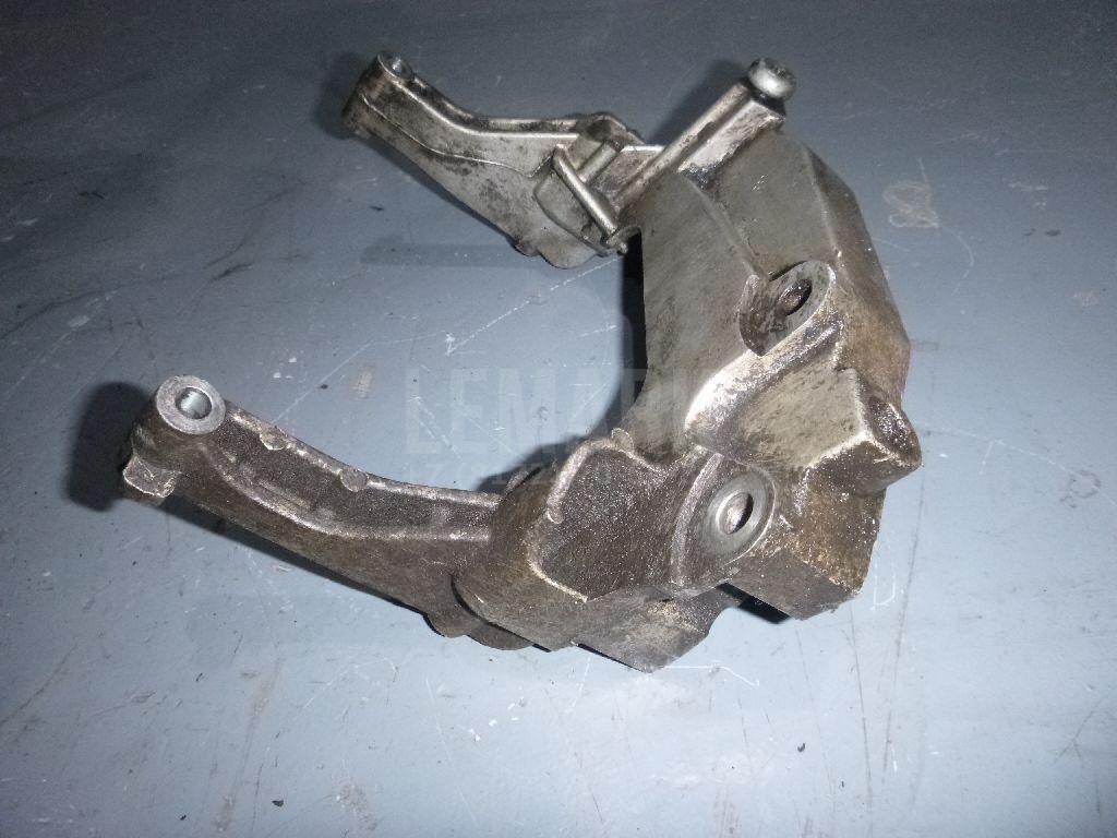 Кронштейн двигателя