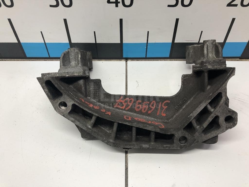 Кронштейн двигателя