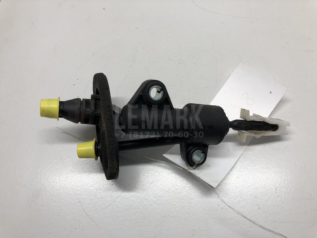 Цилиндр сцепления главный