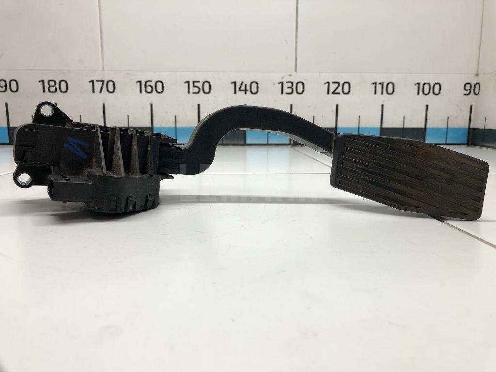 Педаль газа