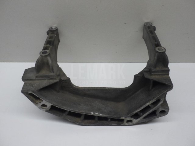 Кронштейн двигателя