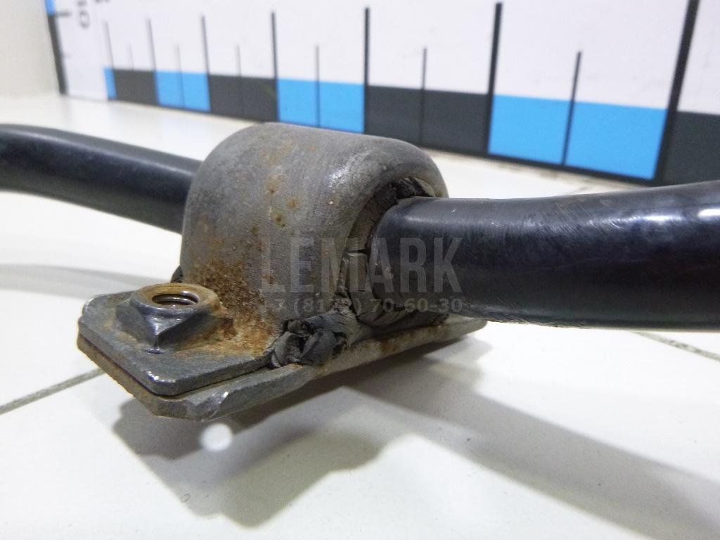 Стабилизатор передний