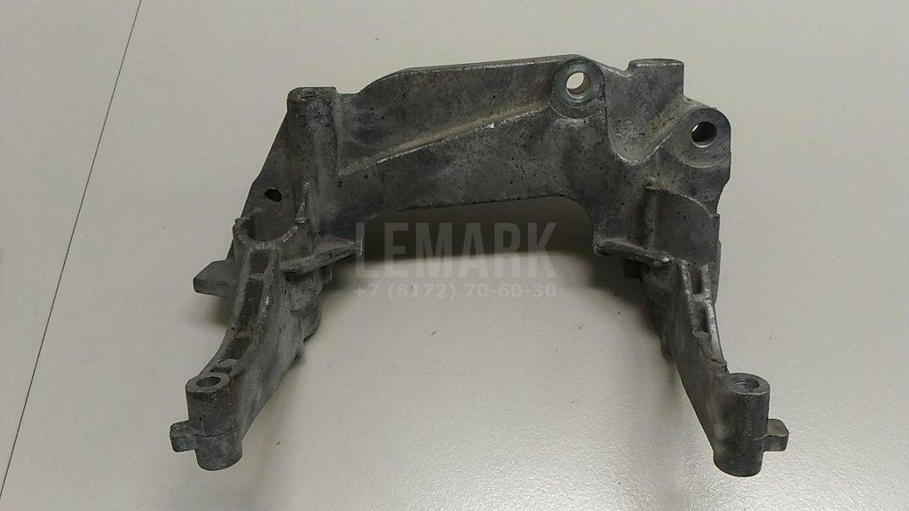 Кронштейн двигателя