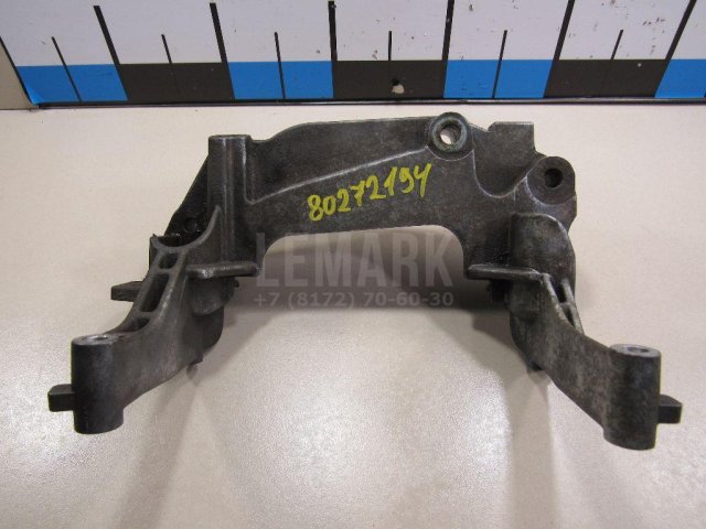 Кронштейн двигателя